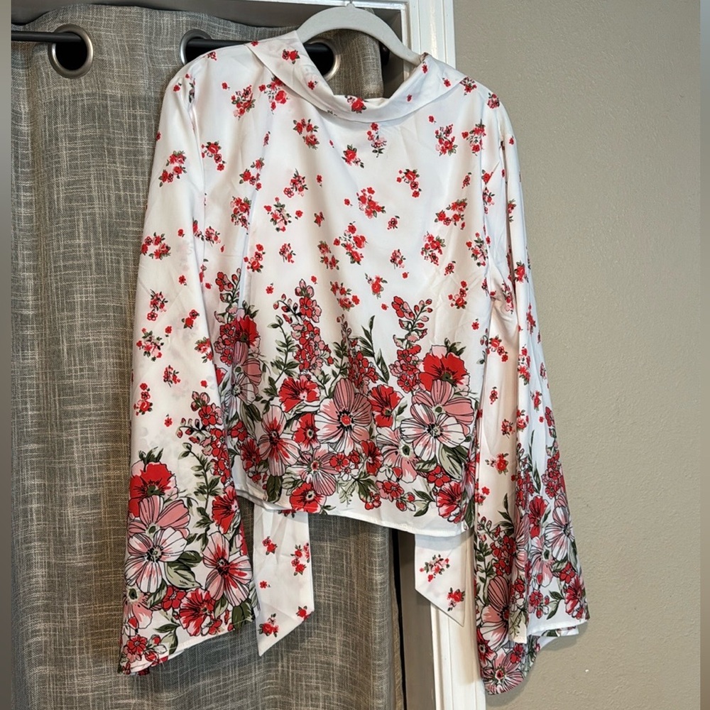 Tie Back Bell Sleeve Floral Print Blouse